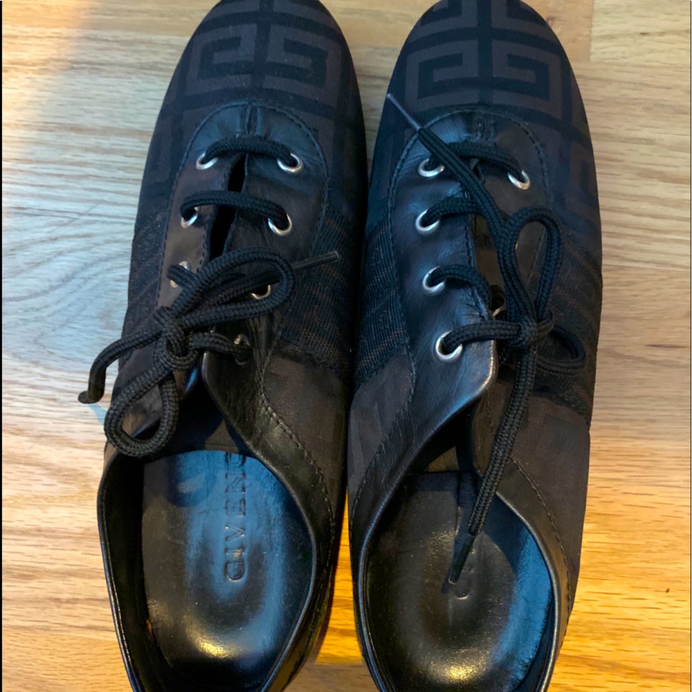 Givenchy Vintage Fashion Sneakers